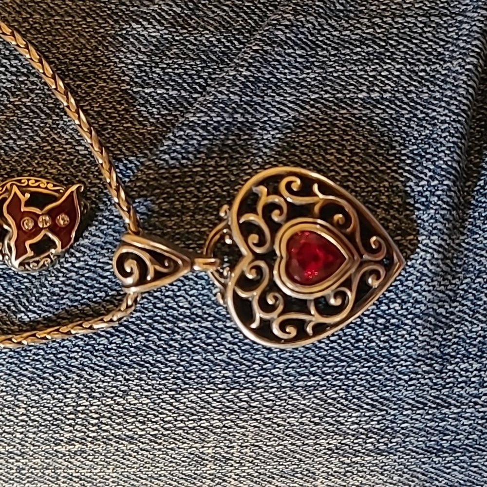 Stunning Red Heart  Signed Love Your ❤️ Cord Chain